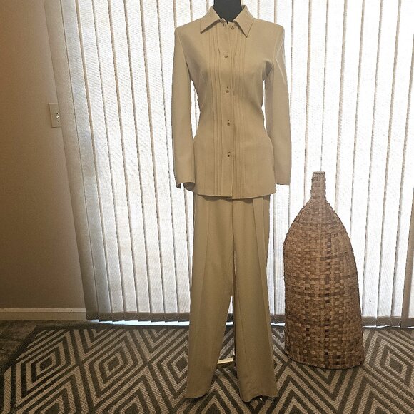 Escada Beige New Wool Pants Suit 34 (Small) - Picture 2 of 12